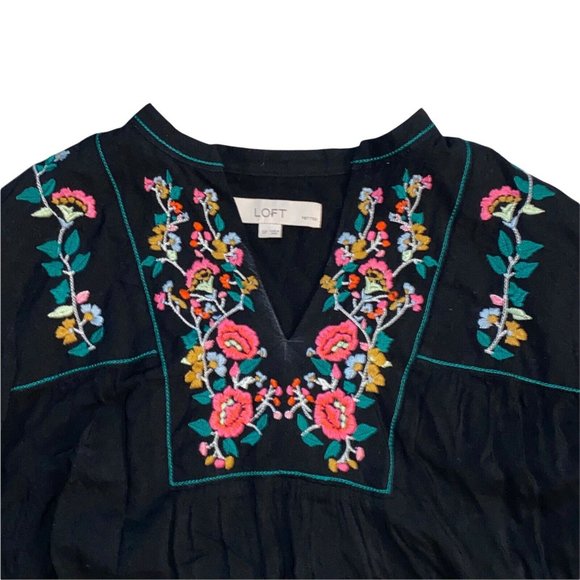 Ann Taylor Loft Floral Embroidered Bell Sleeve V-Neck Blouse Size Small Petite - Picture 2 of 8